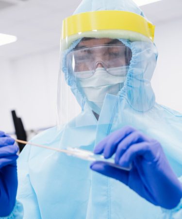 Quais são os melhores EPIs para laboratórios químicos?