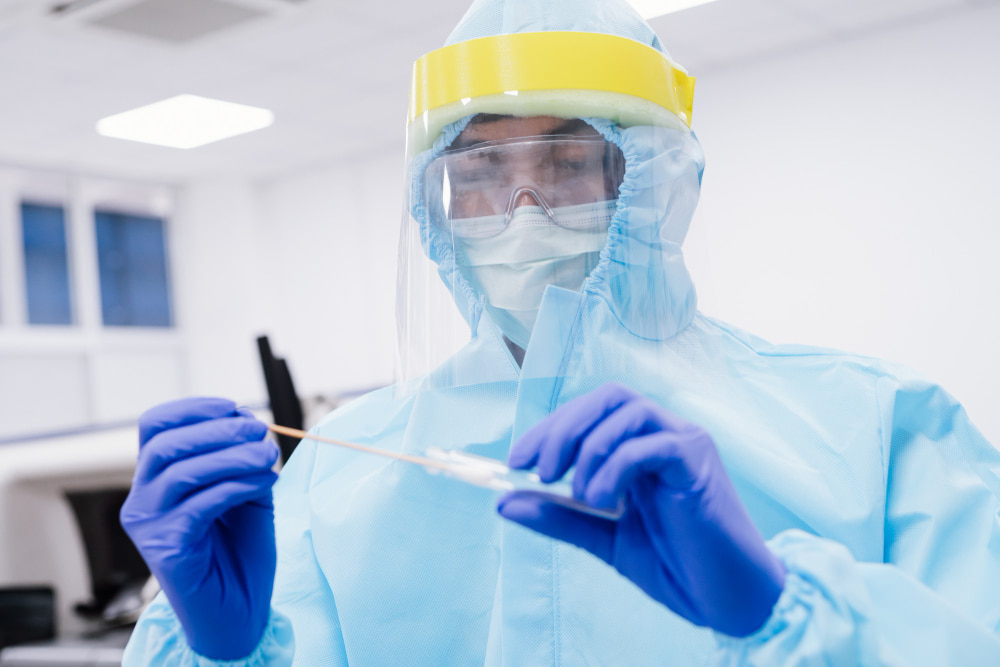 Quais são os melhores EPIs para laboratórios químicos?